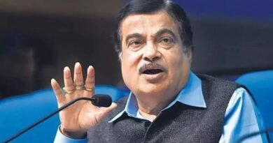 सड़क परिवहन और राजमार्ग मंत्री नितिन गडकरी ने दोपहिया वाहनों पर टोल टैक्स लगाने संबंधी मीडिया रिपोर्टों को खारिज कर दिया है